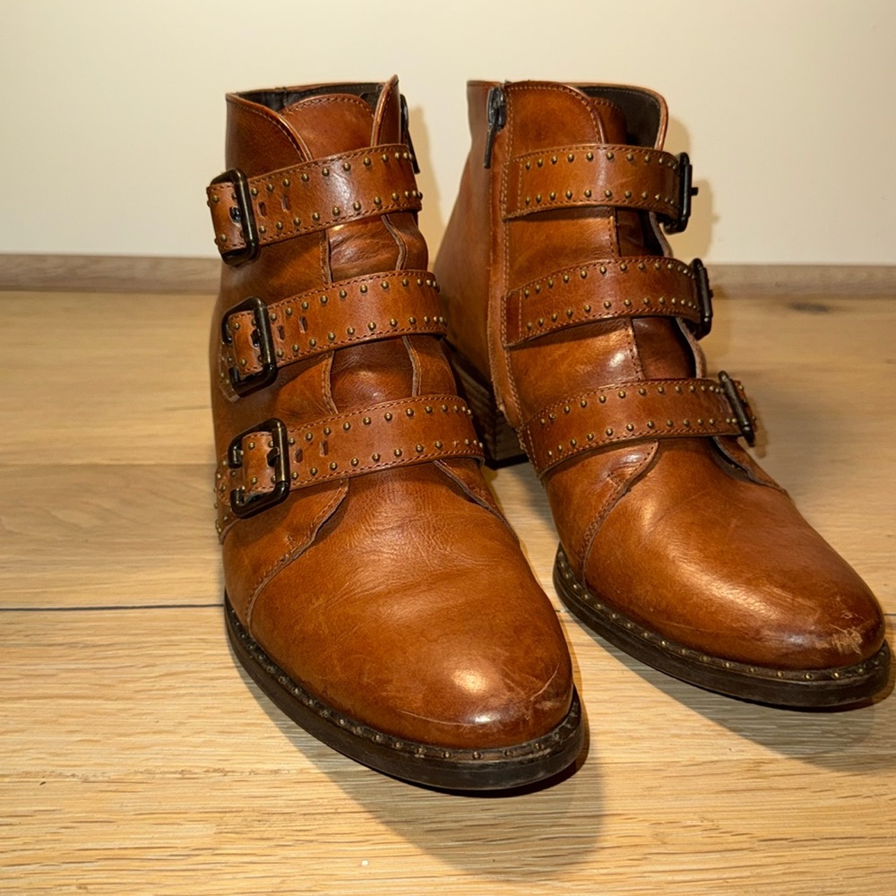 Paul Green Boot Women's Size 9 Cognac Brown Leather Studded Bootie Buckle